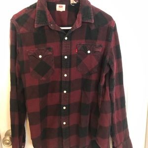 Red and black plaid Levi’s shirt